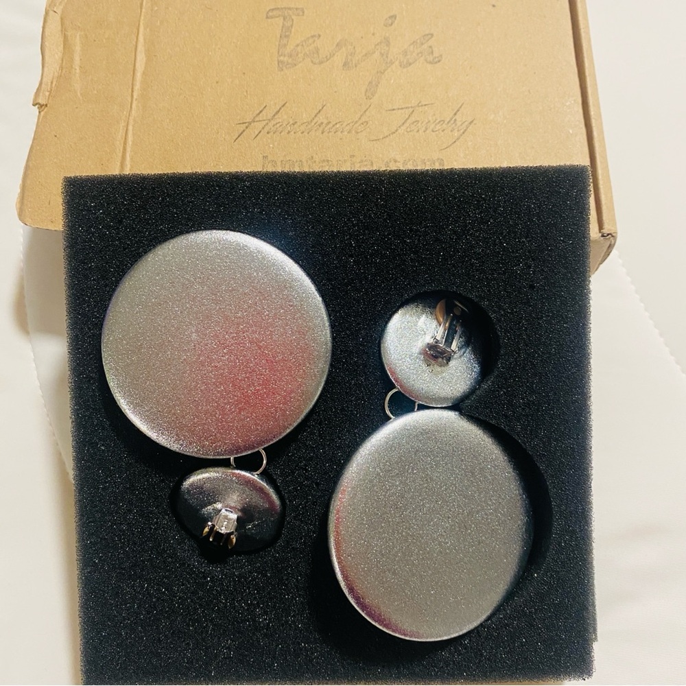 NEW Tarja Balloons Earrings Clip-On Earrings in Silver - Picture 11 of 14